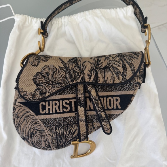 Christian Dior Canvas Embroidered Toile de Jouy Voyage Saddle Bag Beige multi - Picture 3 of 14